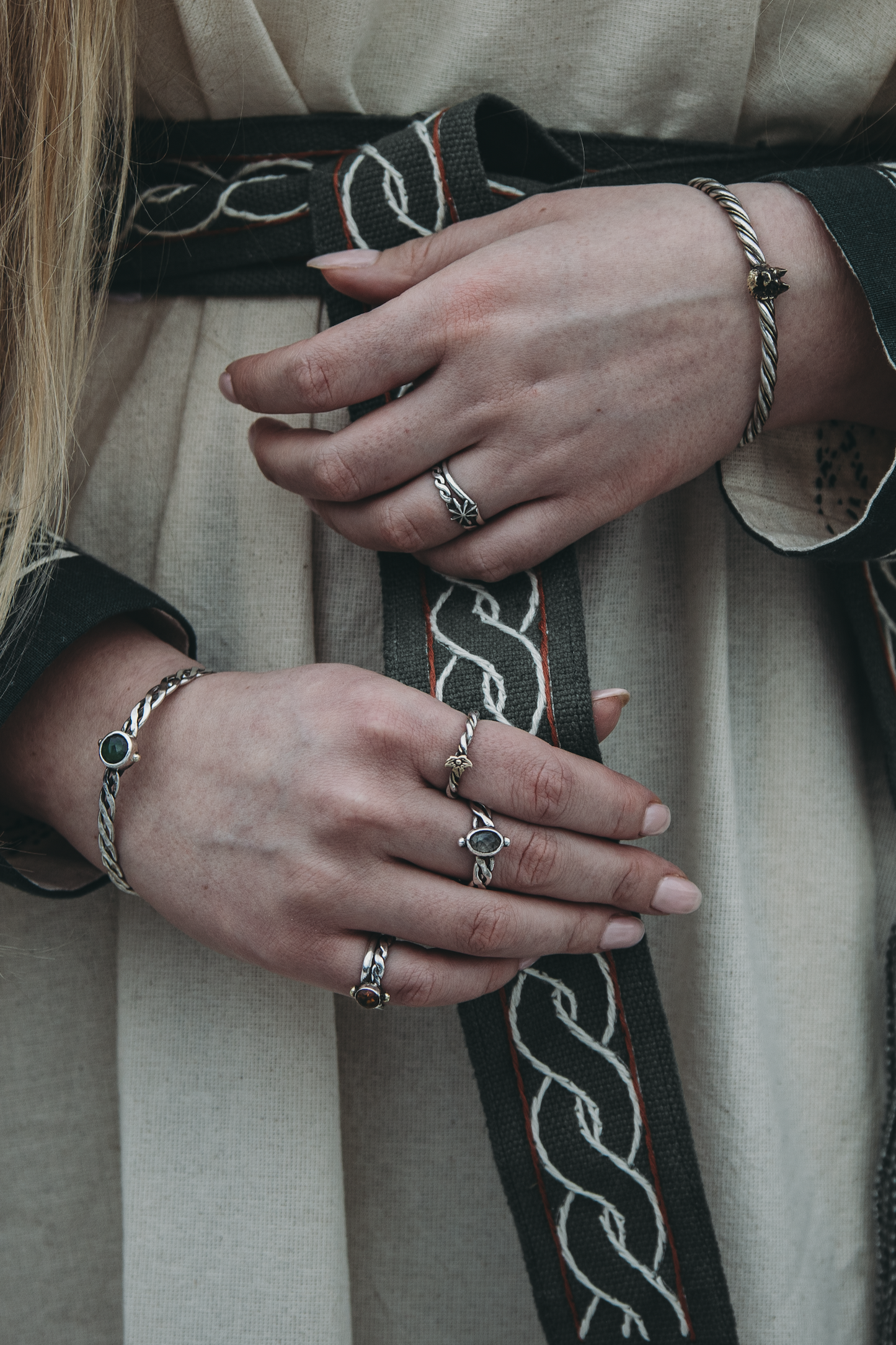 RO-HRAENNA I Twisted Ivy Ring