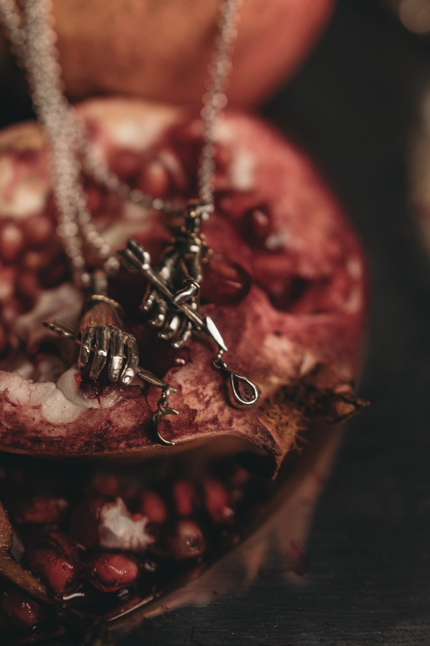RELICS armors arrow hand necklace with star detail