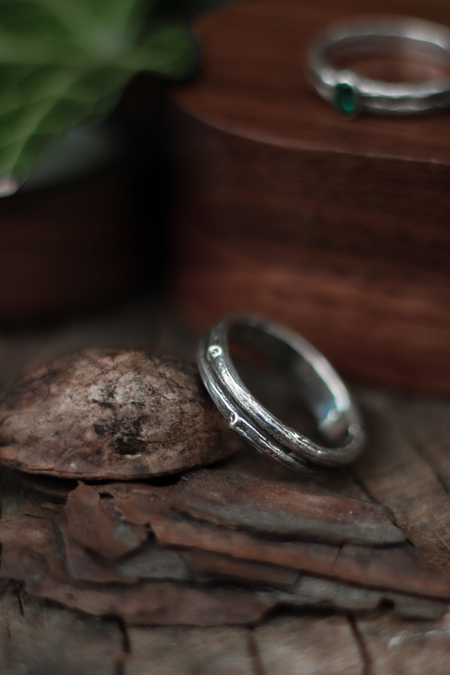 DRYAD IV thick Treebark Texture Wedding Ring