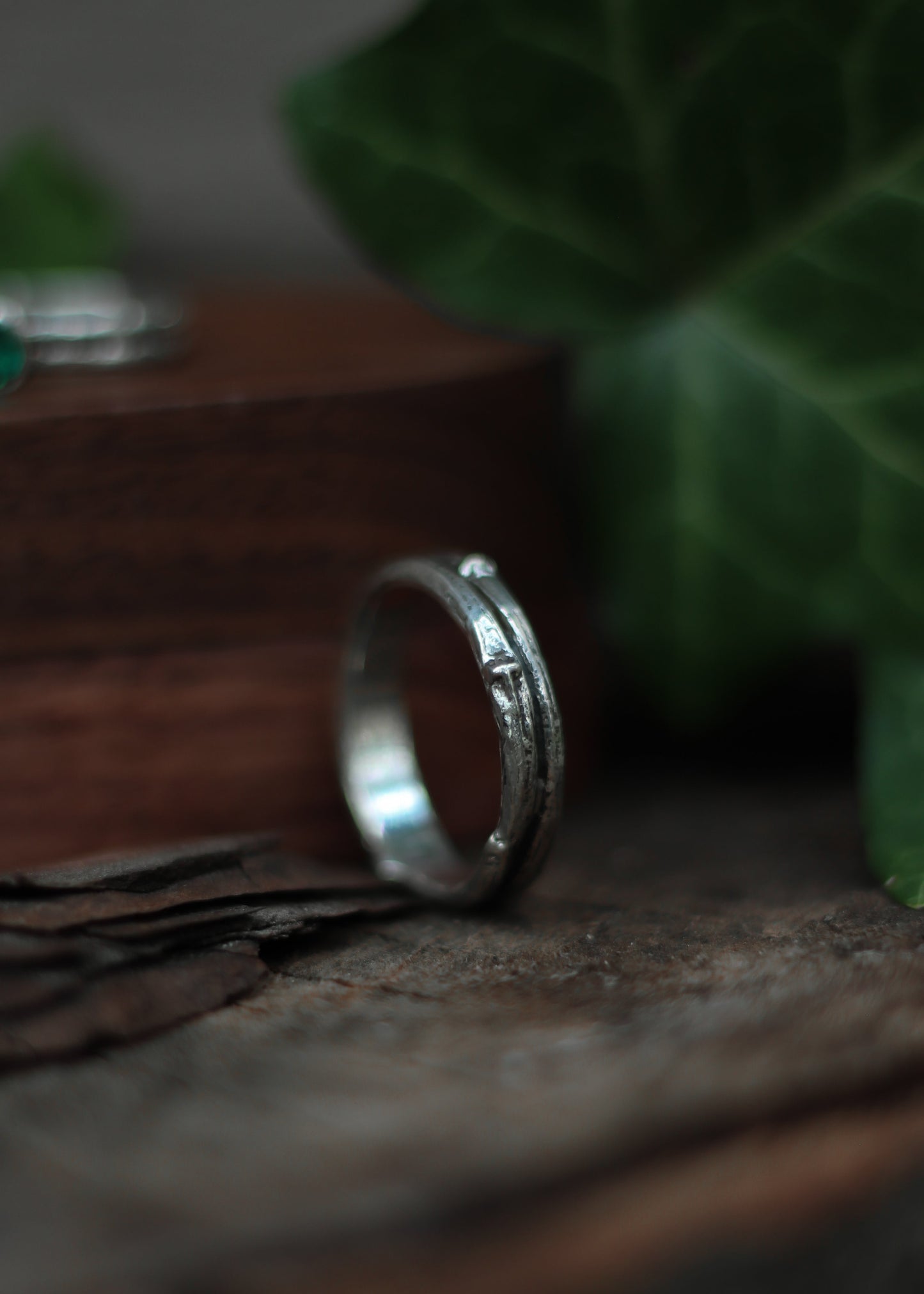 DRYAD IV thick Treebark Texture Wedding Ring