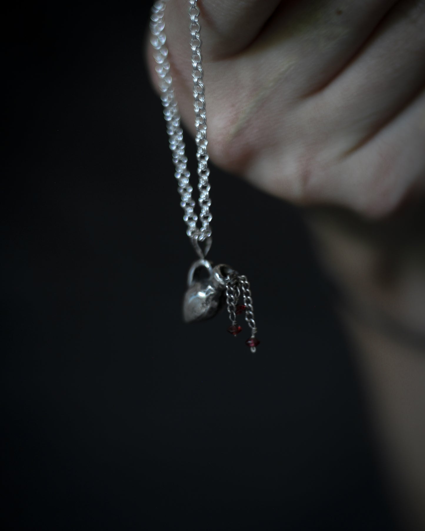AMPHORA silver necklace with garnet drops
