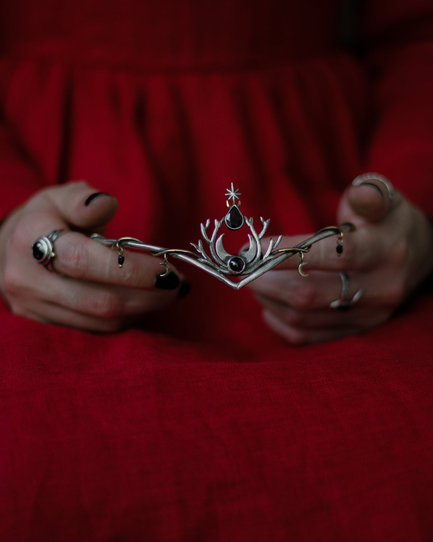 VELASTE Crown