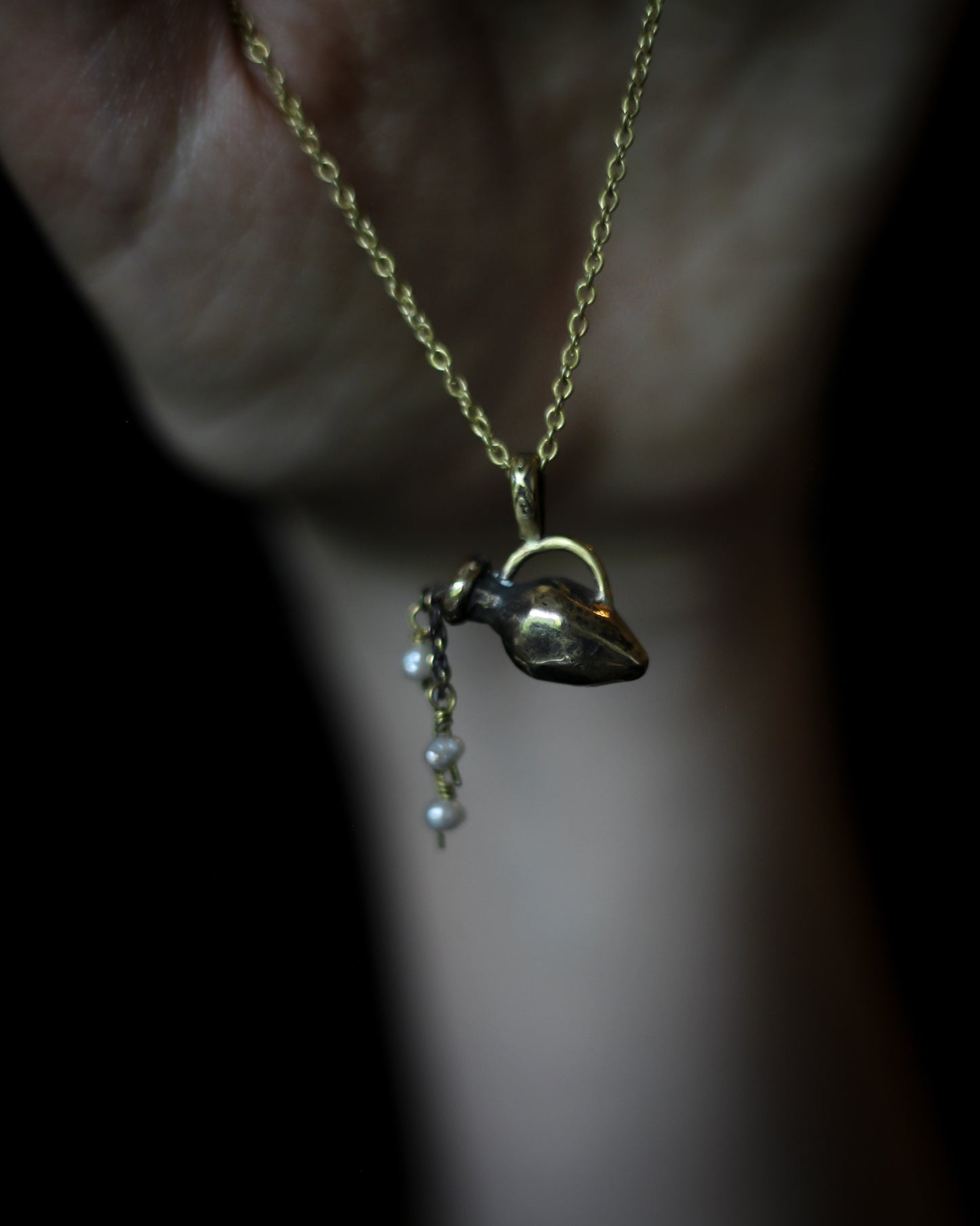 amphora necklace with freshwater pearls in bronze