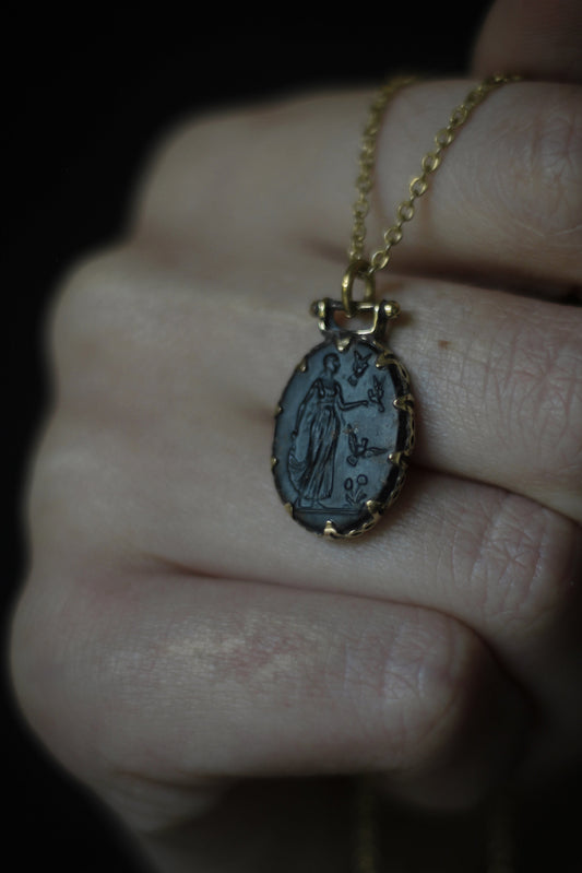 necklace with roman glass cameo from 1930 showing nymph with doves