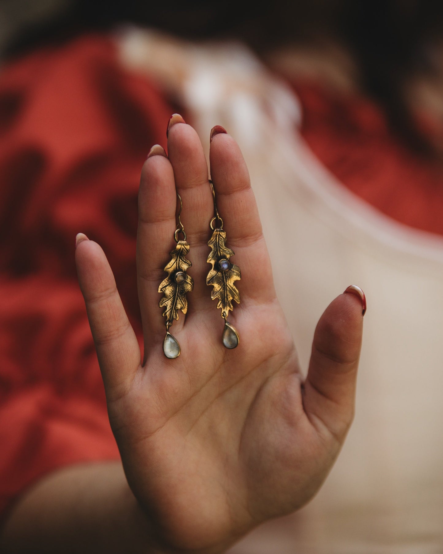 SILVA oak leaf earrings with moonstone