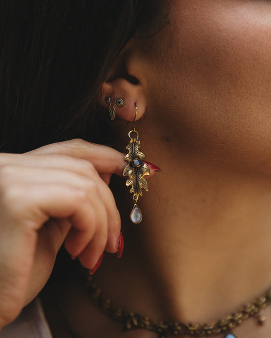 SILVA oak leaf earrings with moonstone