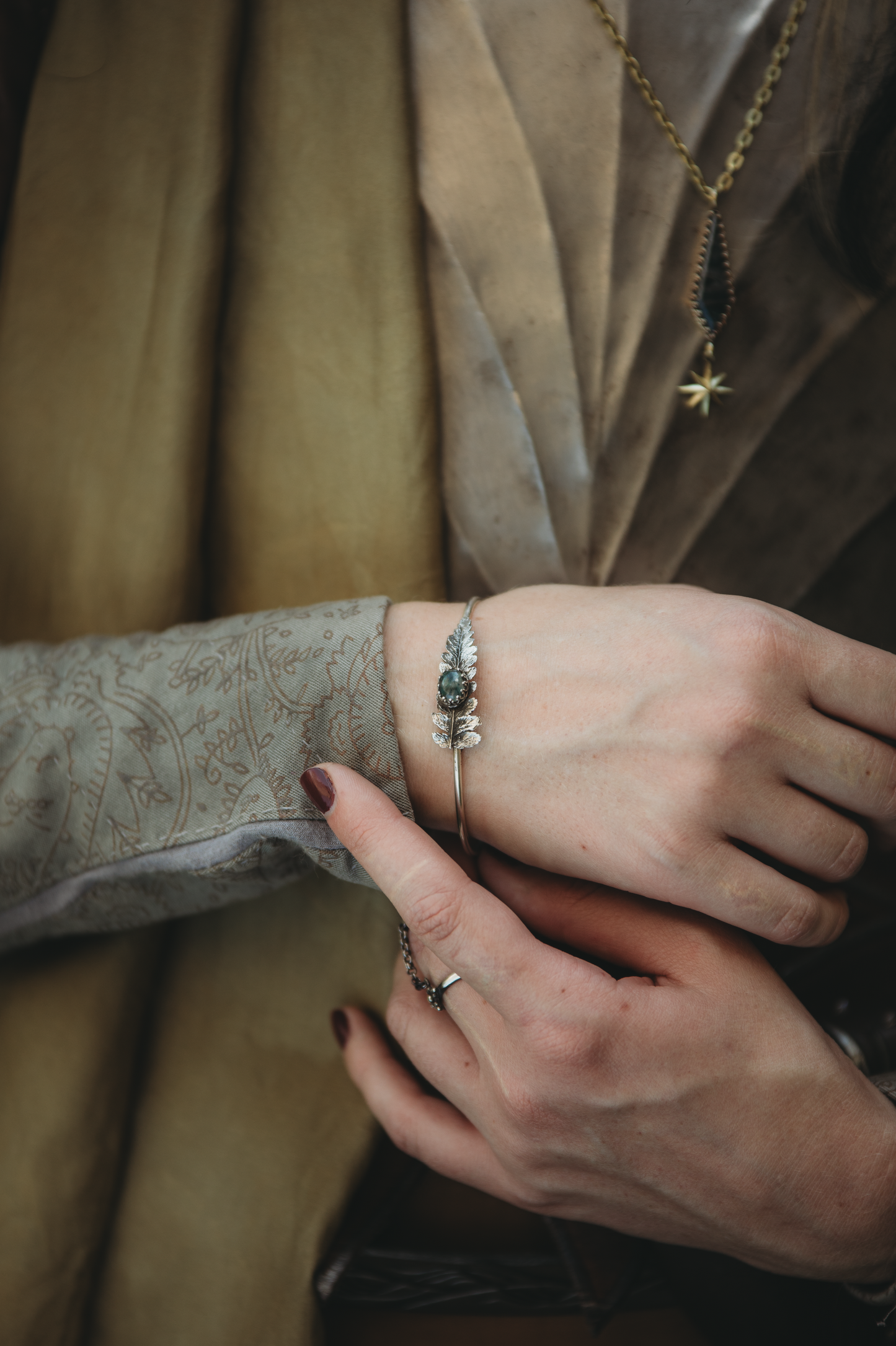 FAERÁNIL Fern Bracelet in Sterling Silver with Moss Agate
