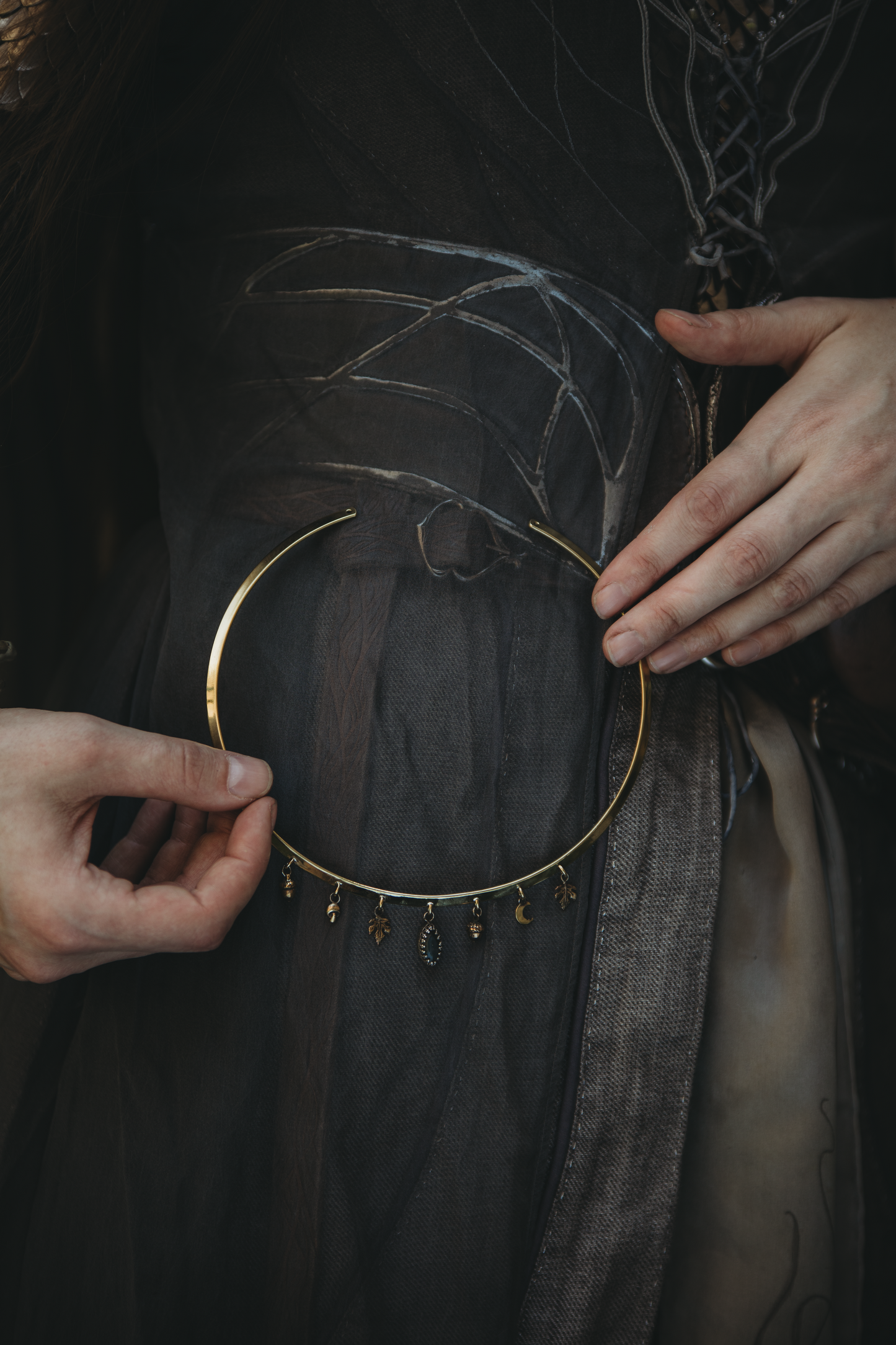 EOLYN Moss Agate Forest Choker in Brass