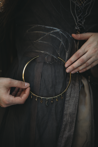 EOLYN Moss Agate Forest Choker in Brass