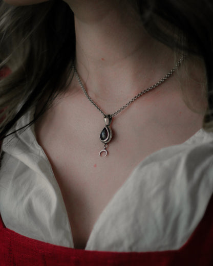 VELASTE II Necklace