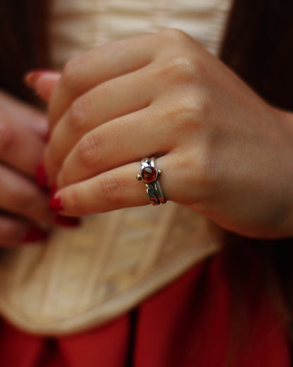 BRÁLLA II autumn amber ring