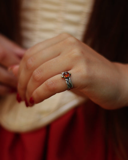 BRÁLLA II autumn amber ring