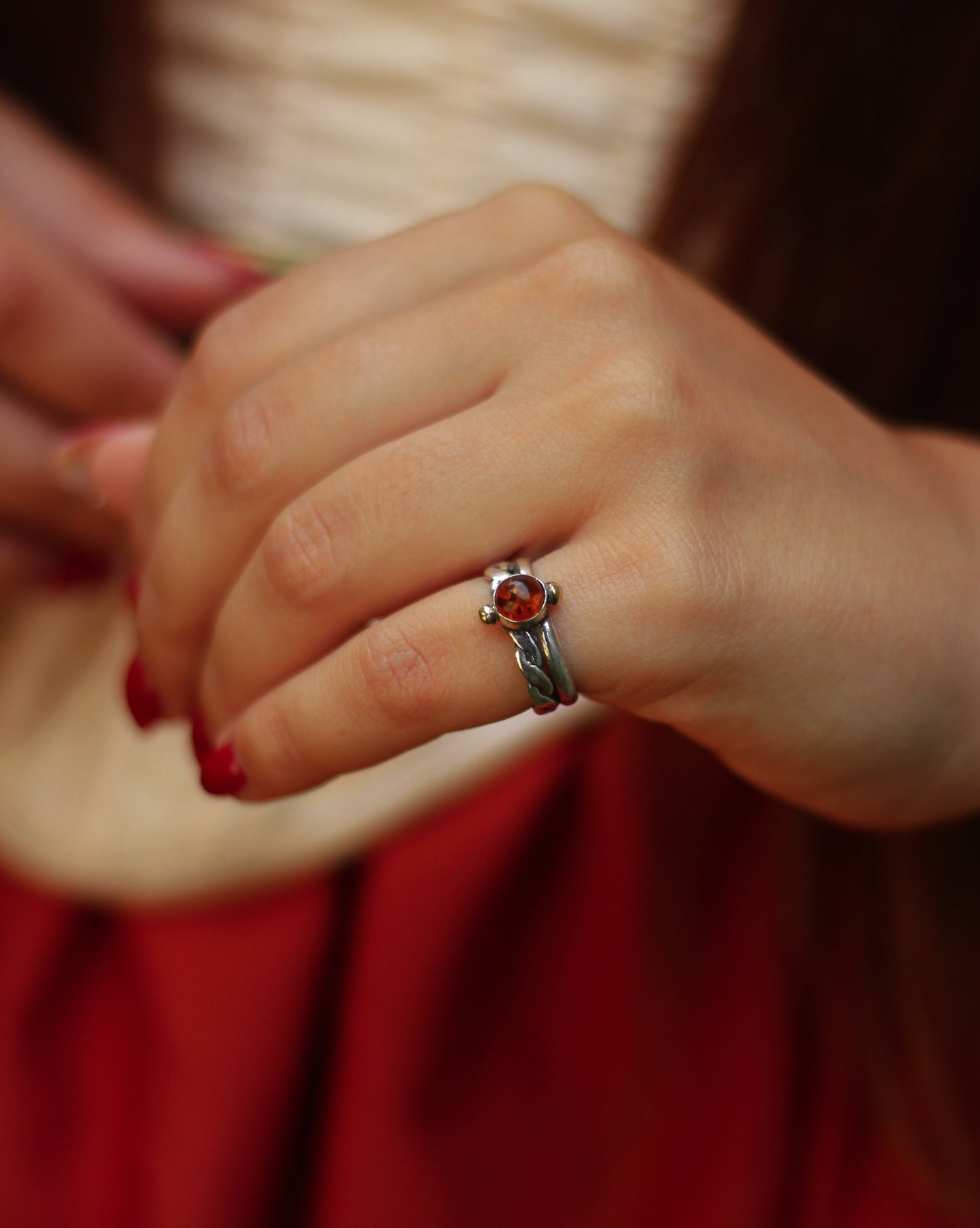 BRÁLLA II autumn amber ring