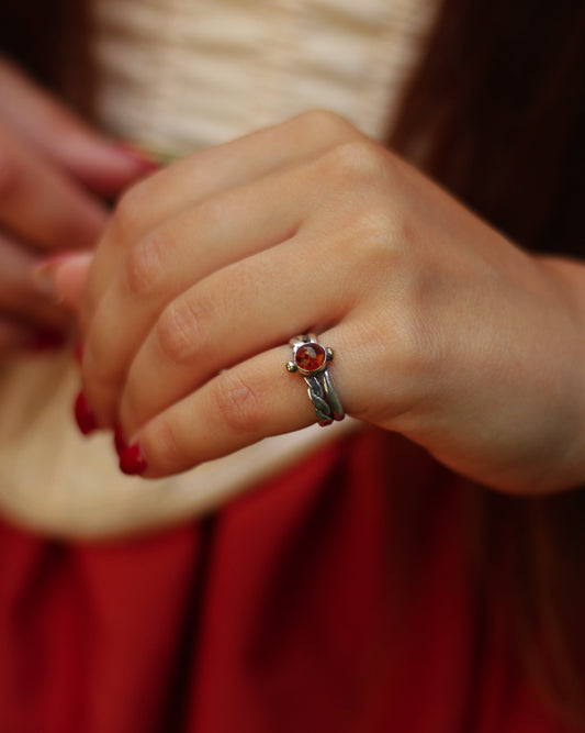 BRÁLLA II autumn amber ring