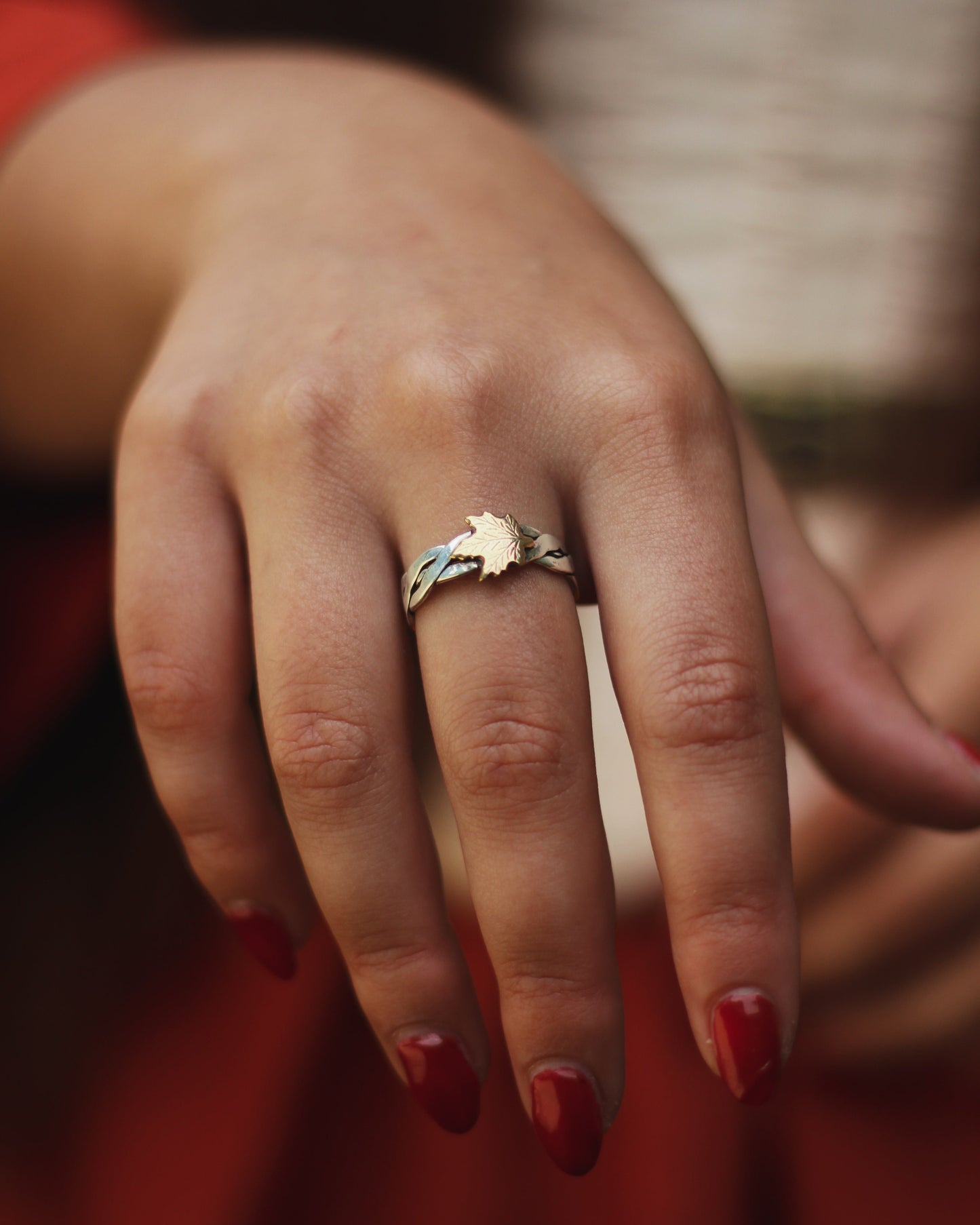 RO-HRAENNA III braided Maple Leaf Ring