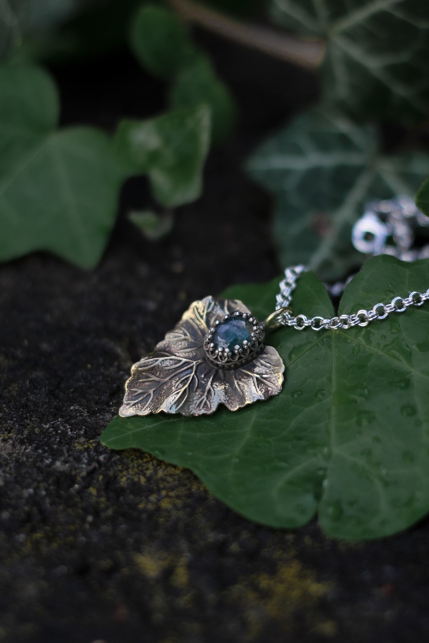 NÁNDILAS Elven Ivy Moss Agate Necklace in Brass and Silver