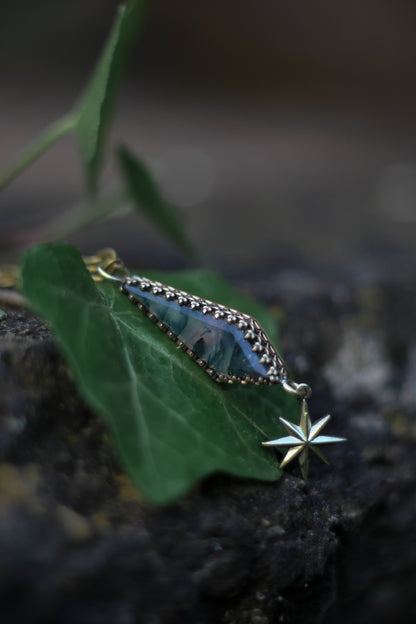 ELENWË Moss Agate Necklace in brass with star detail