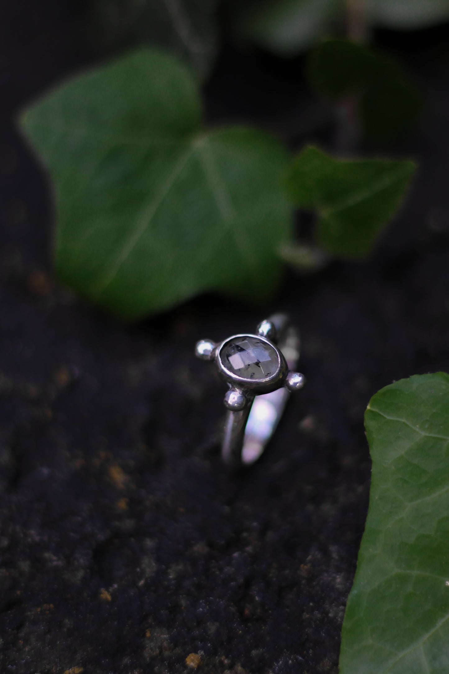 THALÍR Prehnite Ring in Sterling Silver