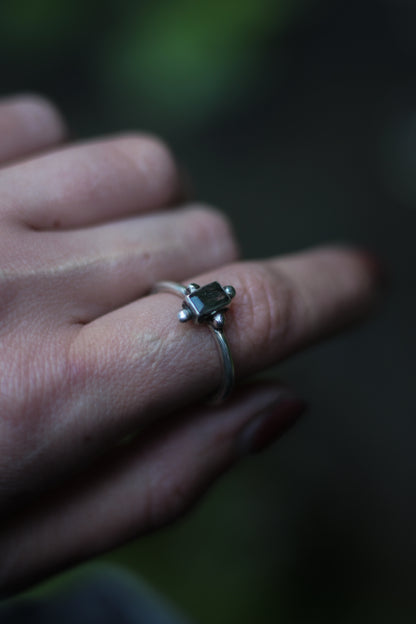 SÍRIEL IV sterling silver ring with square moss agate
