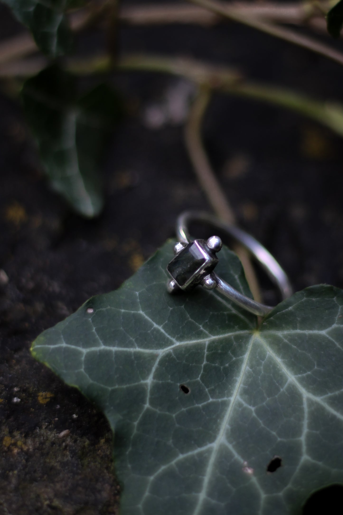 SÍRIEL IV sterling silver ring with square moss agate