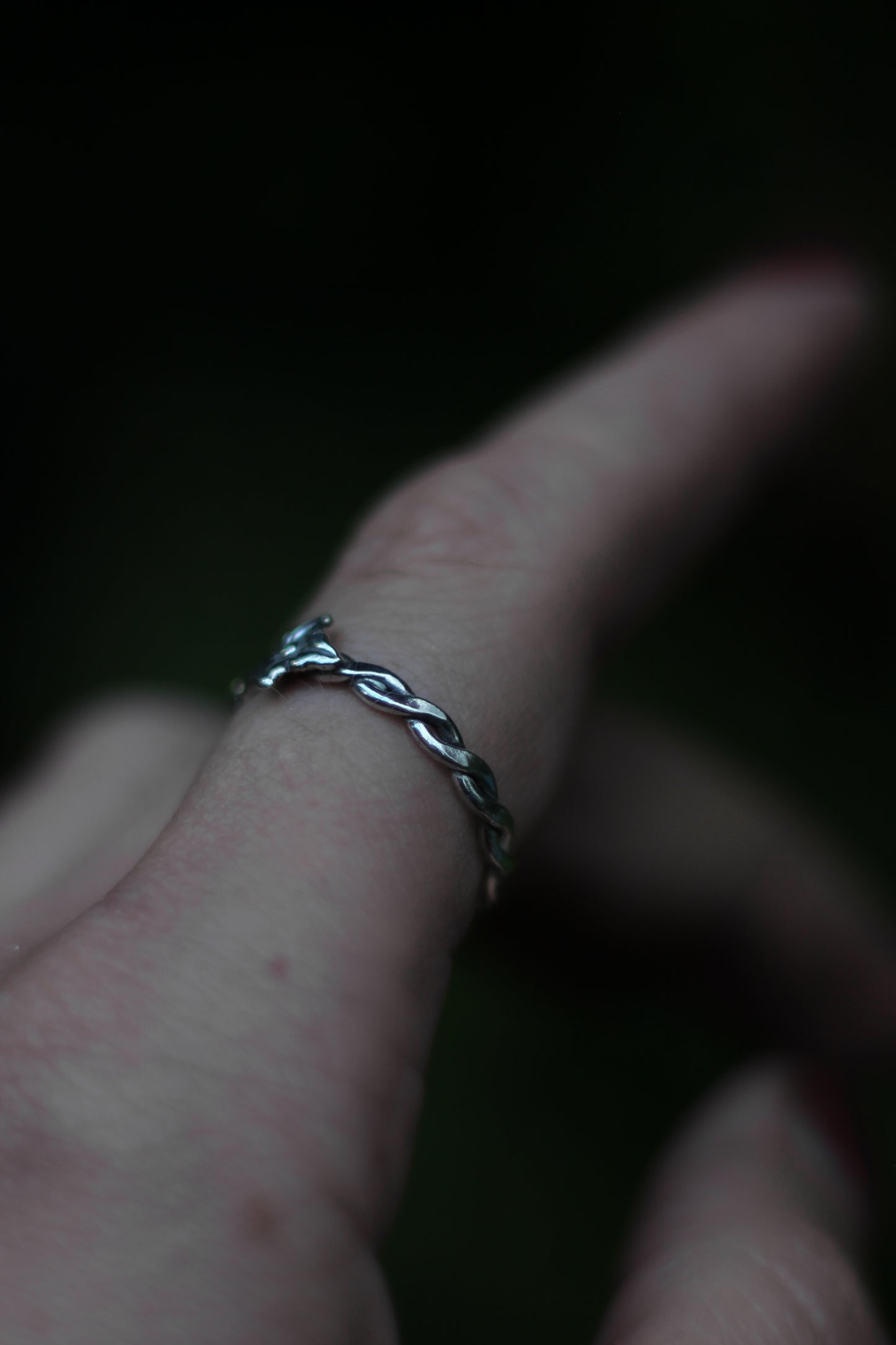 NÁNDILAS Elven Ivy Ring in Sterling Silver