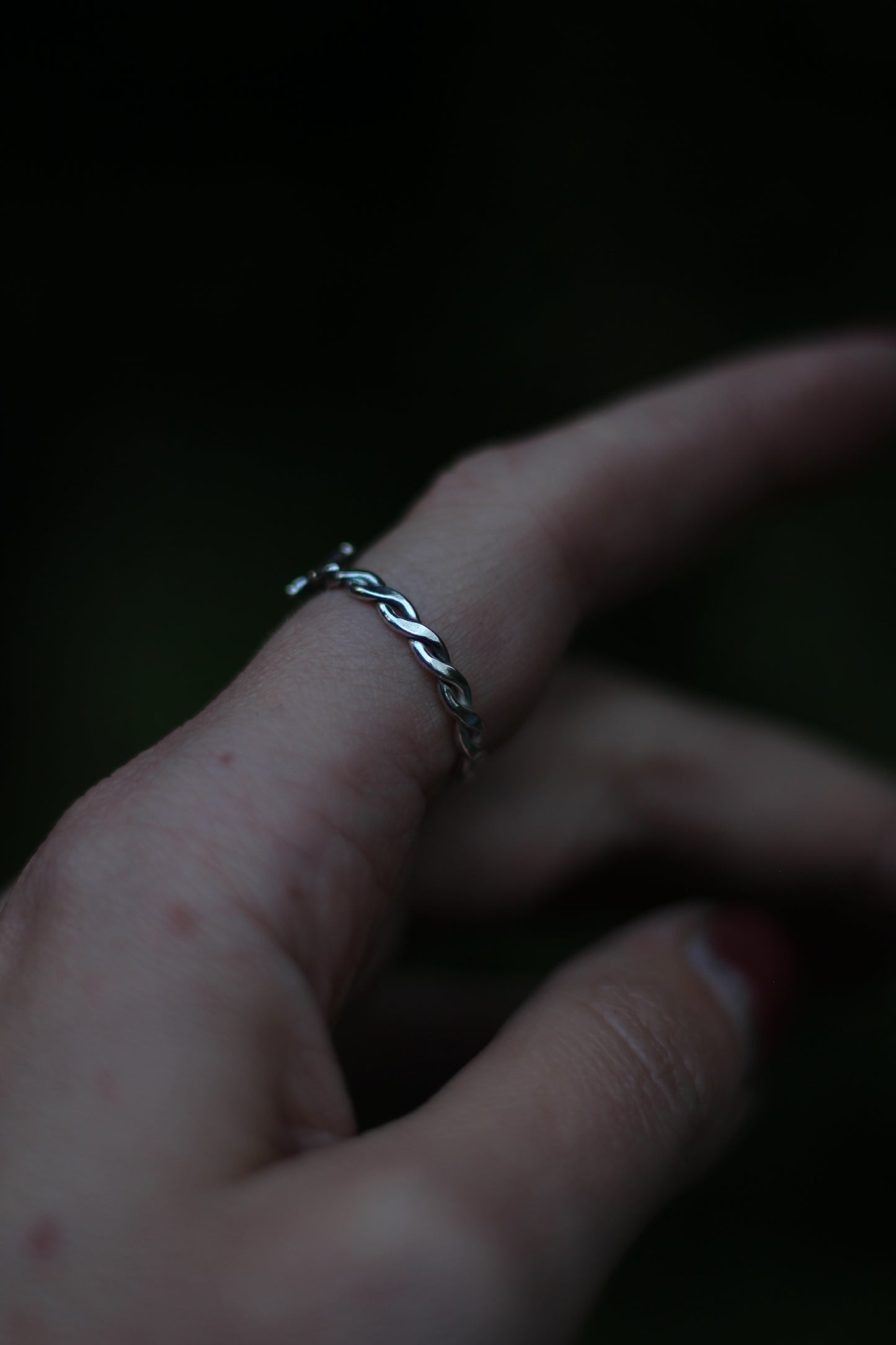 NÁNDILAS Elven Ivy Ring in Sterling Silver
