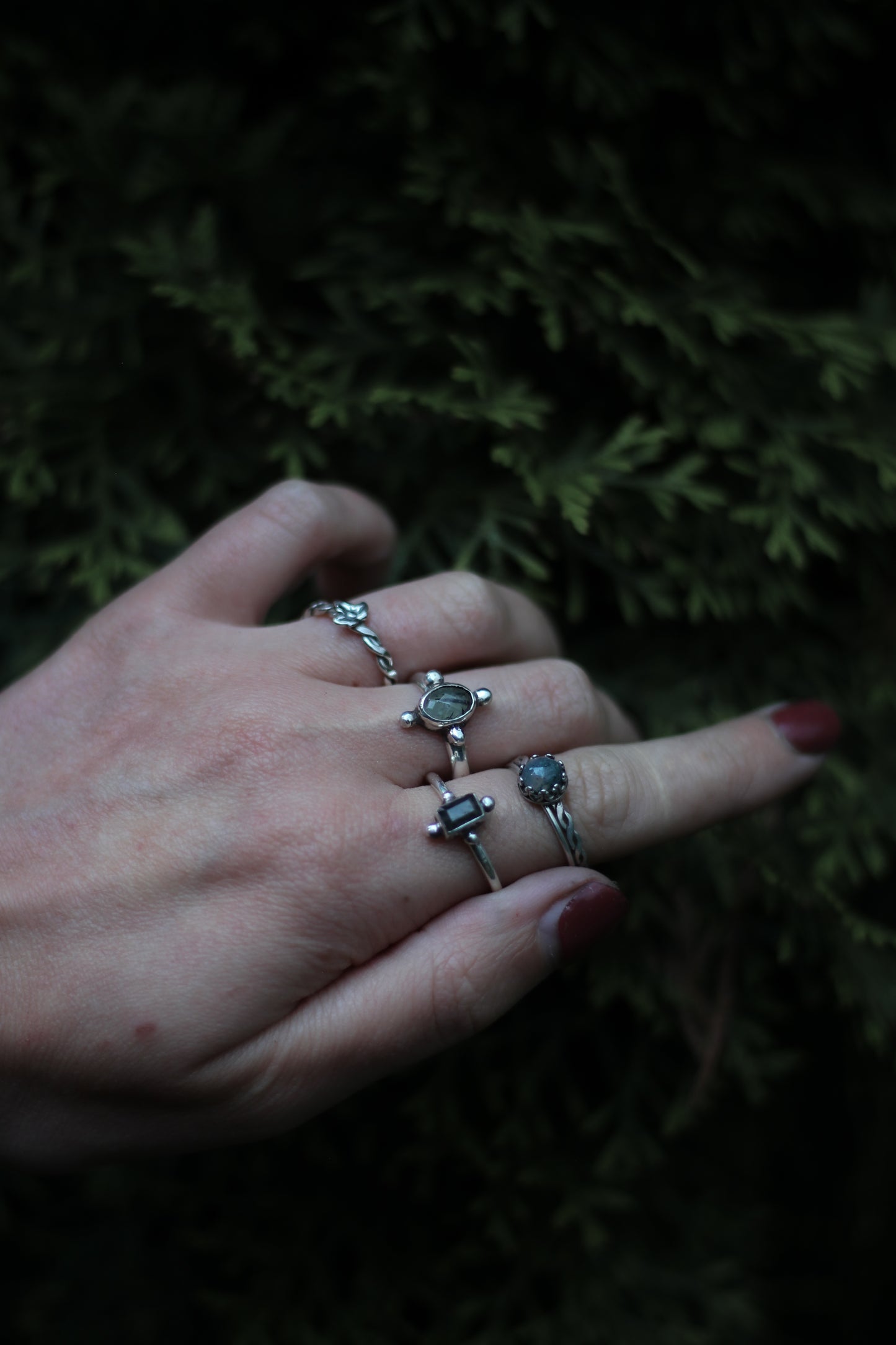 THALÍR Prehnite Ring in Sterling Silver