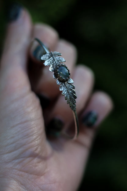 FAERÁNIL Fern Bracelet in Sterling Silver with Moss Agate