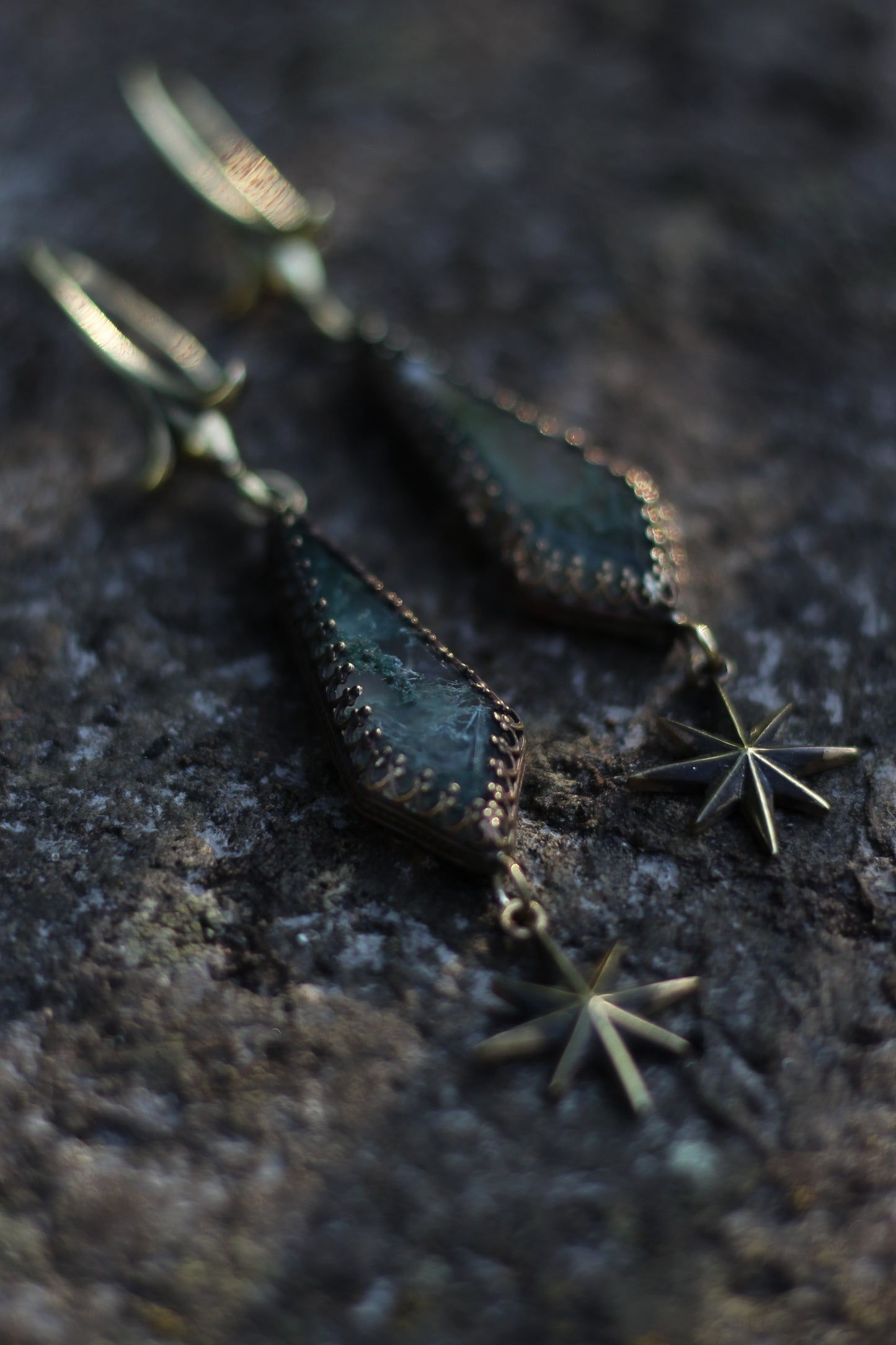 ELENWË Moss Agate Earrings in Brass with star details