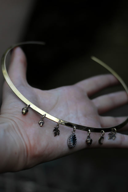 EOLYN Moss Agate Forest Choker in Brass