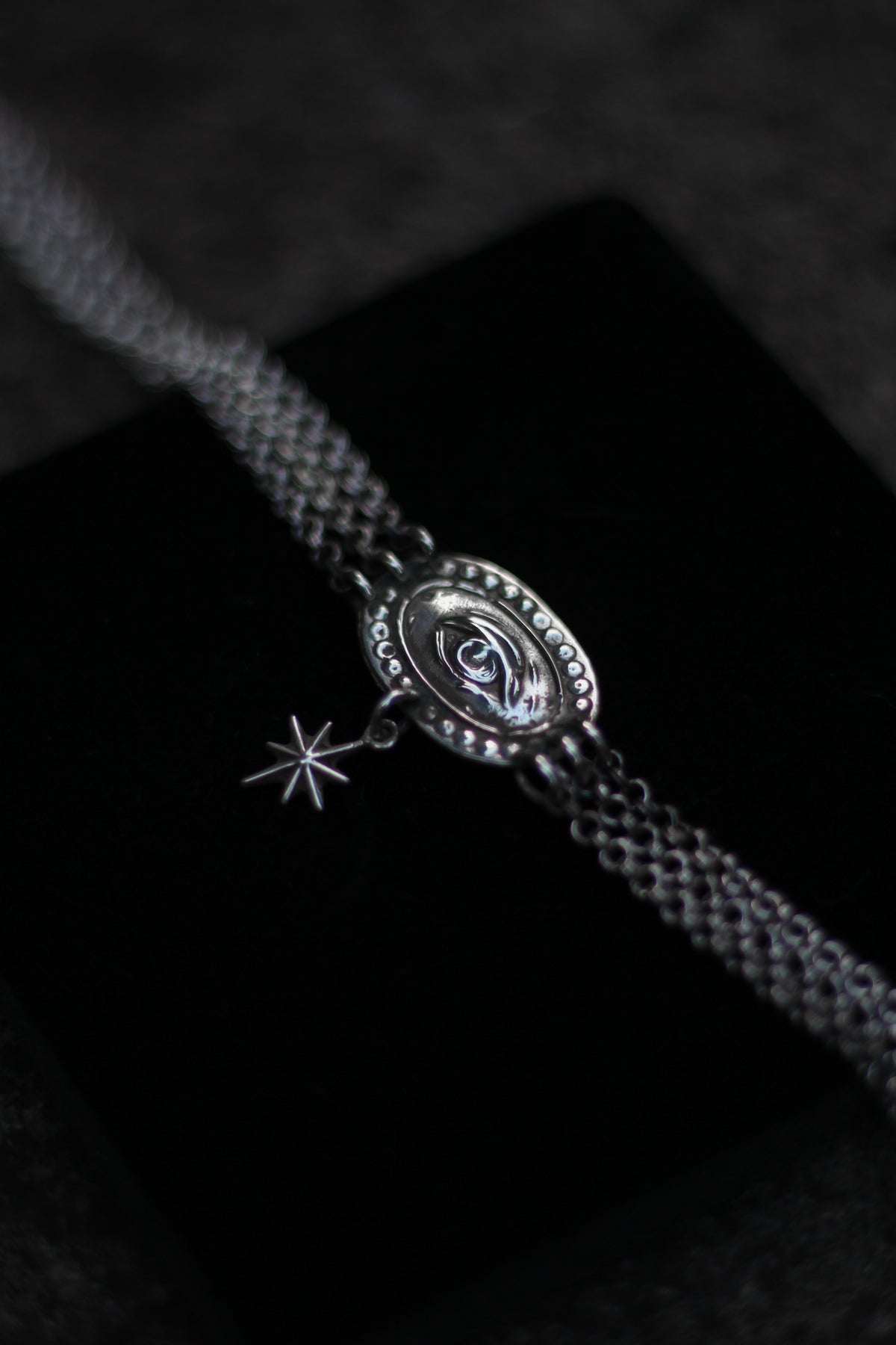 LOVERS EYE Victorian Chain Star Choker in Sterling Silver
