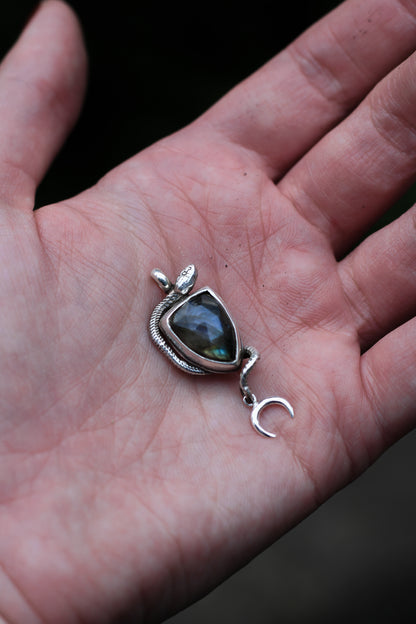 SÍRIEL I snake and moon high fantasy pendant in sterling silver with labradorite