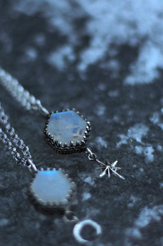 Sivil Moonstone Star Necklace Snowflake in silver