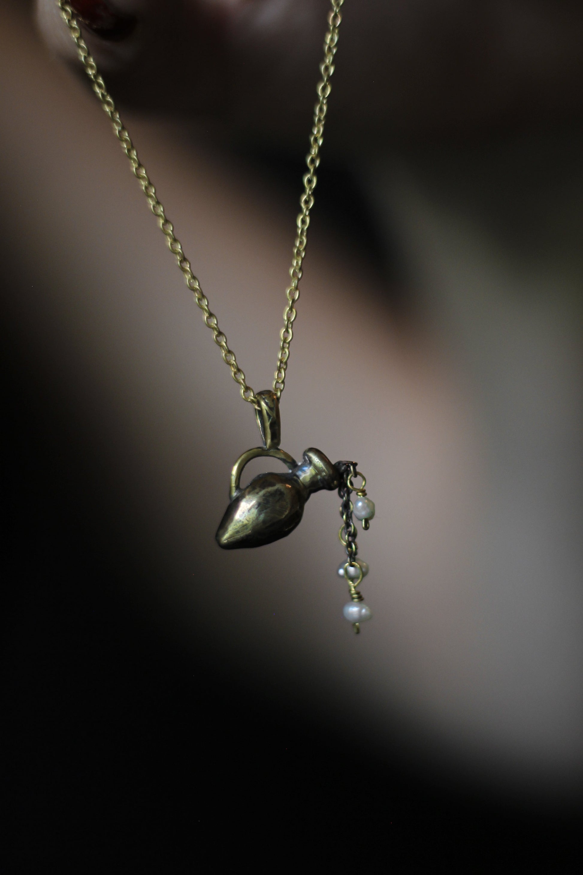 amphora necklace bronze with freshwater pearls