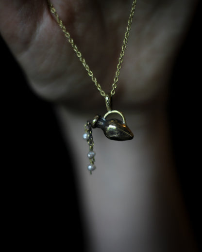 amphora necklace with freshwater pearls in bronze