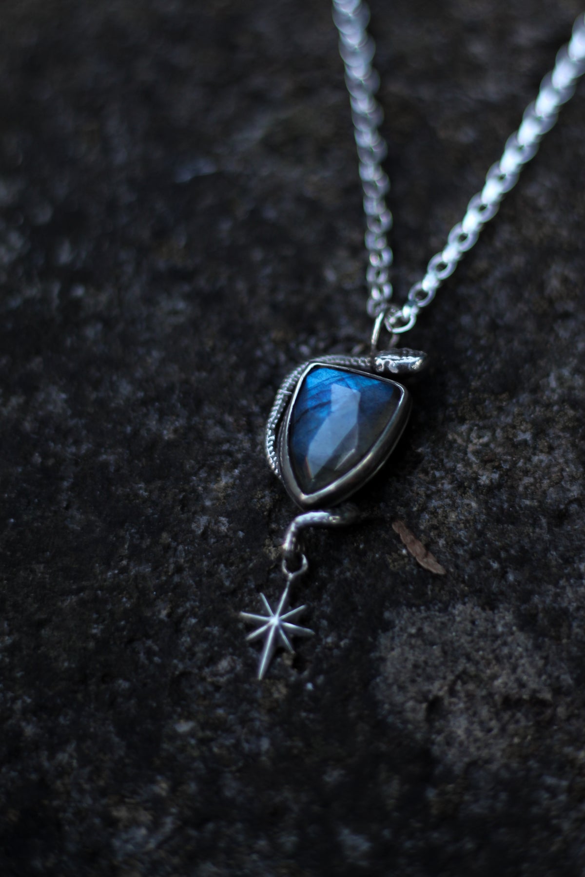 labradorite snake shield pendant with star details