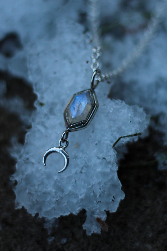 moonstone_pendant_necklace_silver hexagon shape