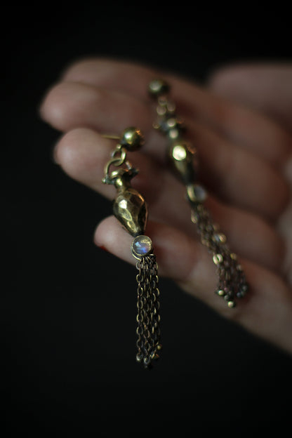 amphora bronze roman earrings with moonstone